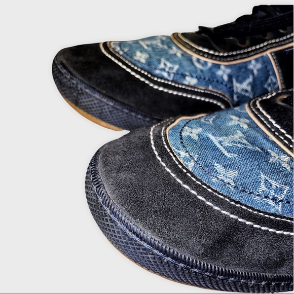 Mens authentic Louis Vuitton monogrammed blue denim w/ navy blue suede detailing - Picture 3 of 12